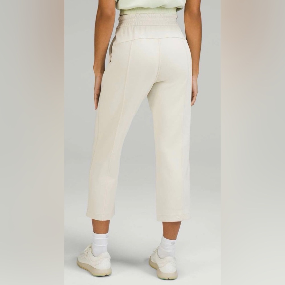 NWOT New Lululemon Softstreme High-Rise Straight Leg Crop White Opal
